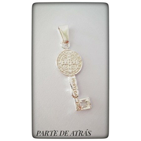 abalorio para pulsera san benito plata de ley llave san benito